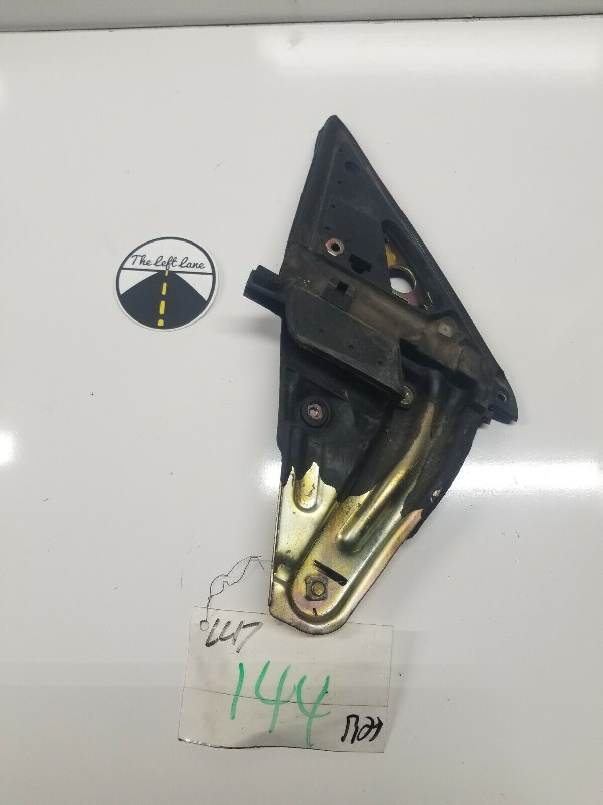 94 - 01 Acura Integra sedan RH passenger Side View mirror mount bracket OEM GSR