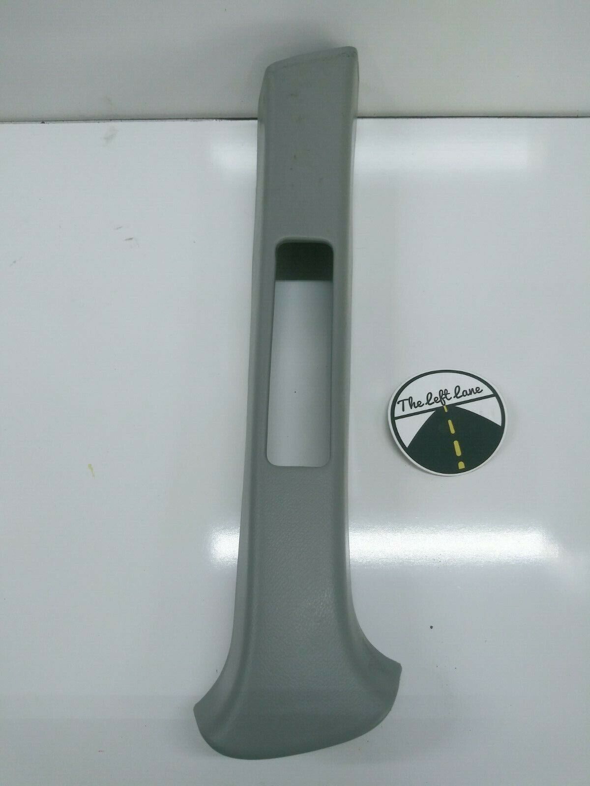 94 - 01 Acura Integra Sedan RH Left Driver B center Pillar Upper Seat Belt Trim