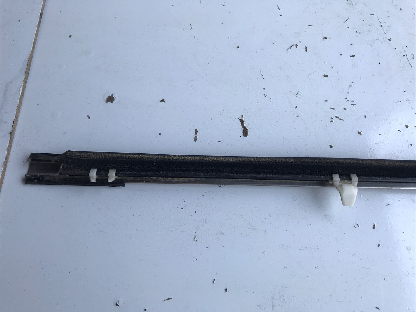 1998 Acura Integra Coupe RH Door Exterior window scrapper trim