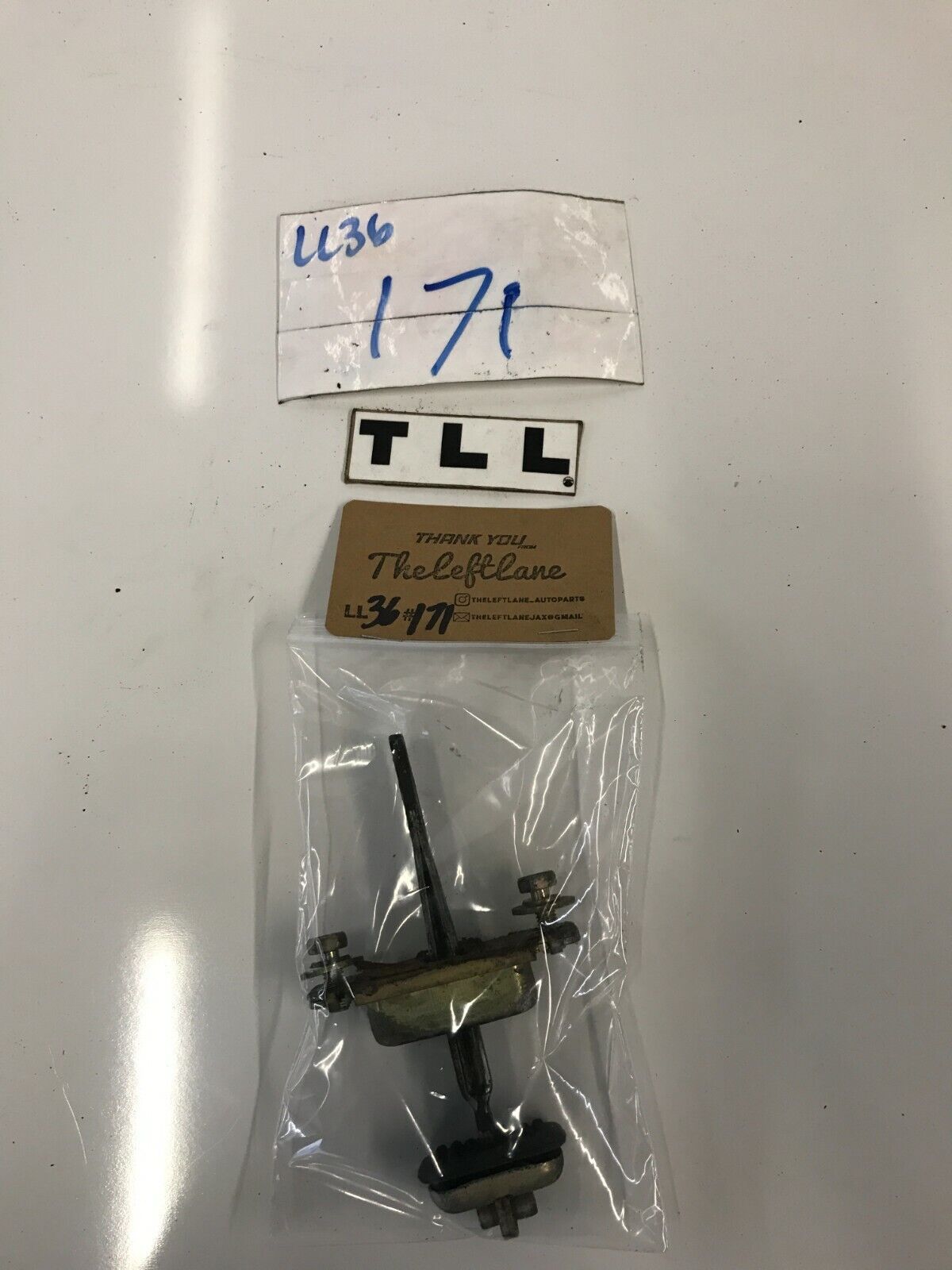 94-01 Acura Integra Door Prop Guide RH