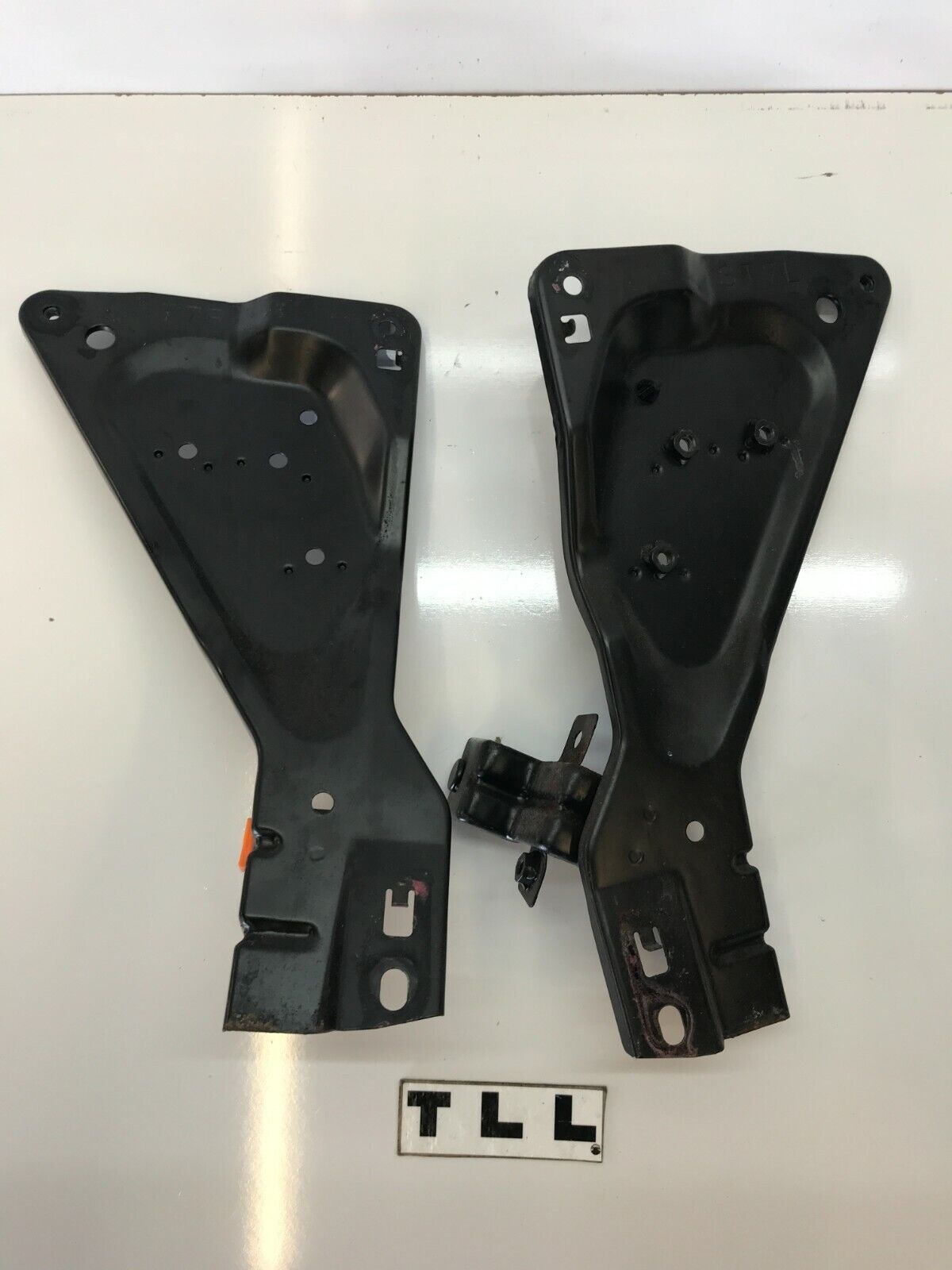 94-01 Acura Integra Dash End Support Bracket set LH RH OEM