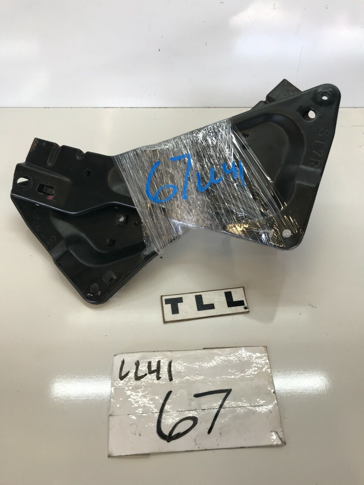 94-01 Acura Integra Dash End Support Bracket set LH RH OEM