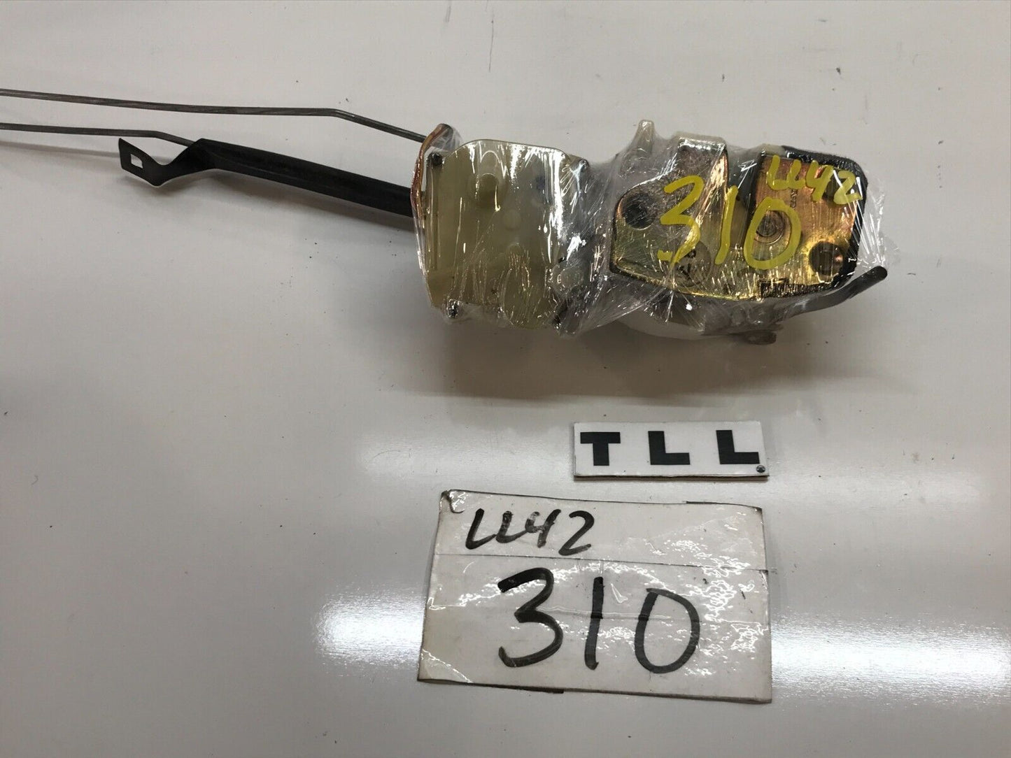 97 98 99 00 01 02 ACURA INTEGRA RIGHT PASSANGER REAR DOOR LOCK ACTUATOR OEM