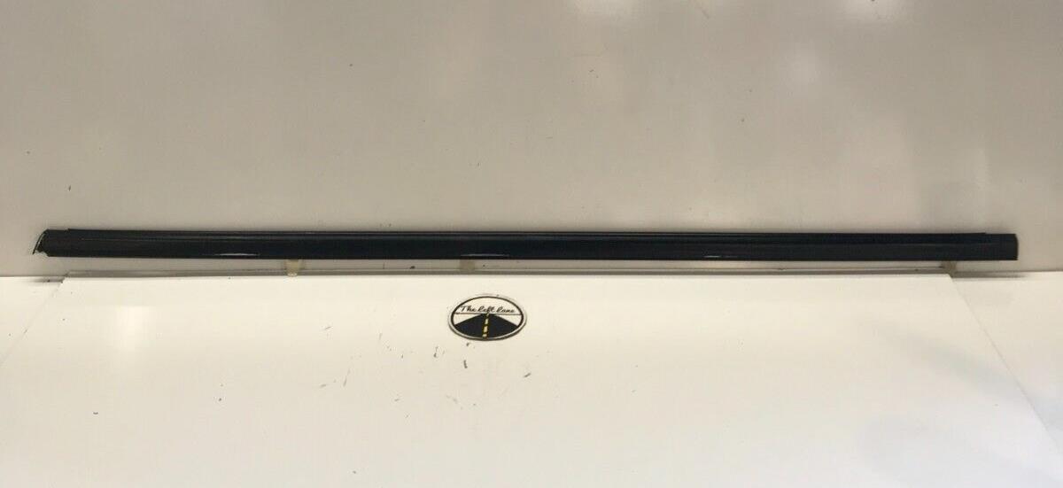94 - 01 Acura Integra 2 Dr RH Passenger Front Door Exterior Window Scrapper Seal