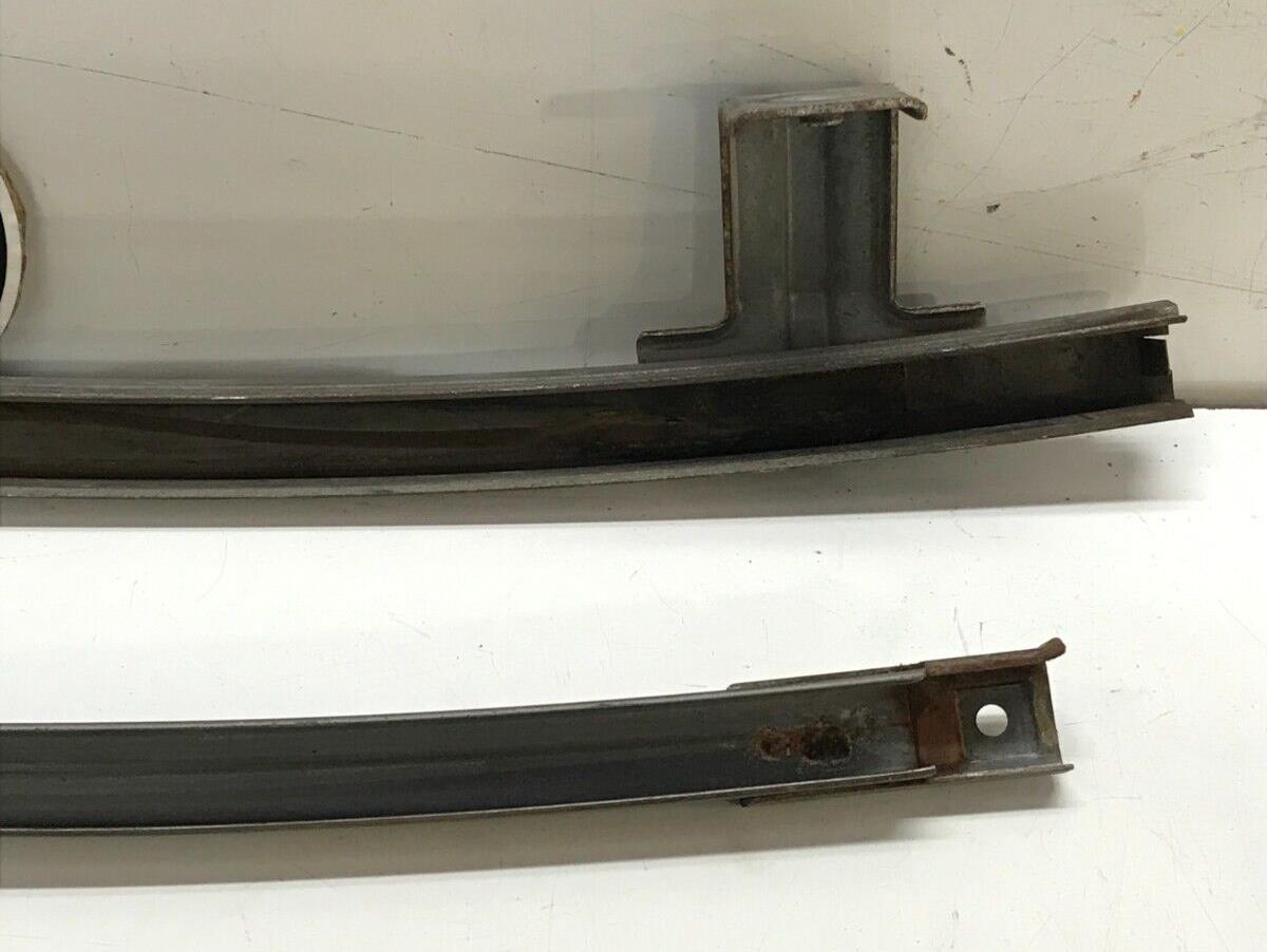94 - 01 Acura Integra 2 Door Coupe RH Side Door Window Guide Rails