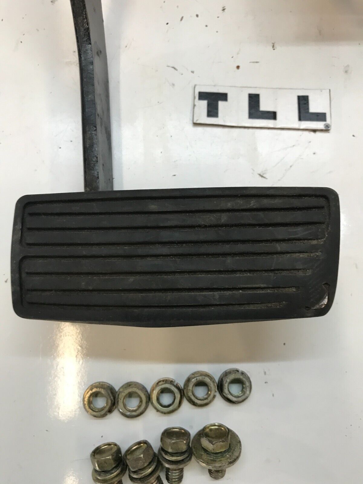 94-01 ACURA INTEGRA AUTOMATIC TRANSMISSION MODEL - GAS AND BRAKE PEDAL OEM