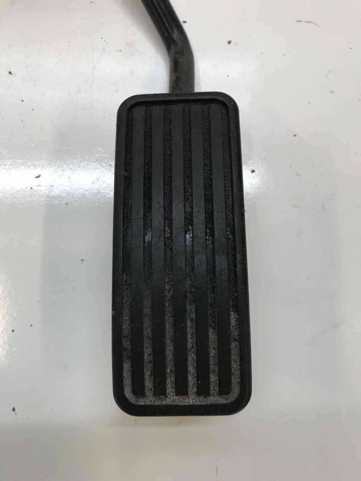 94-01 ACURA INTEGRA AUTOMATIC TRANSMISSION MODEL - GAS AND BRAKE PEDAL OEM