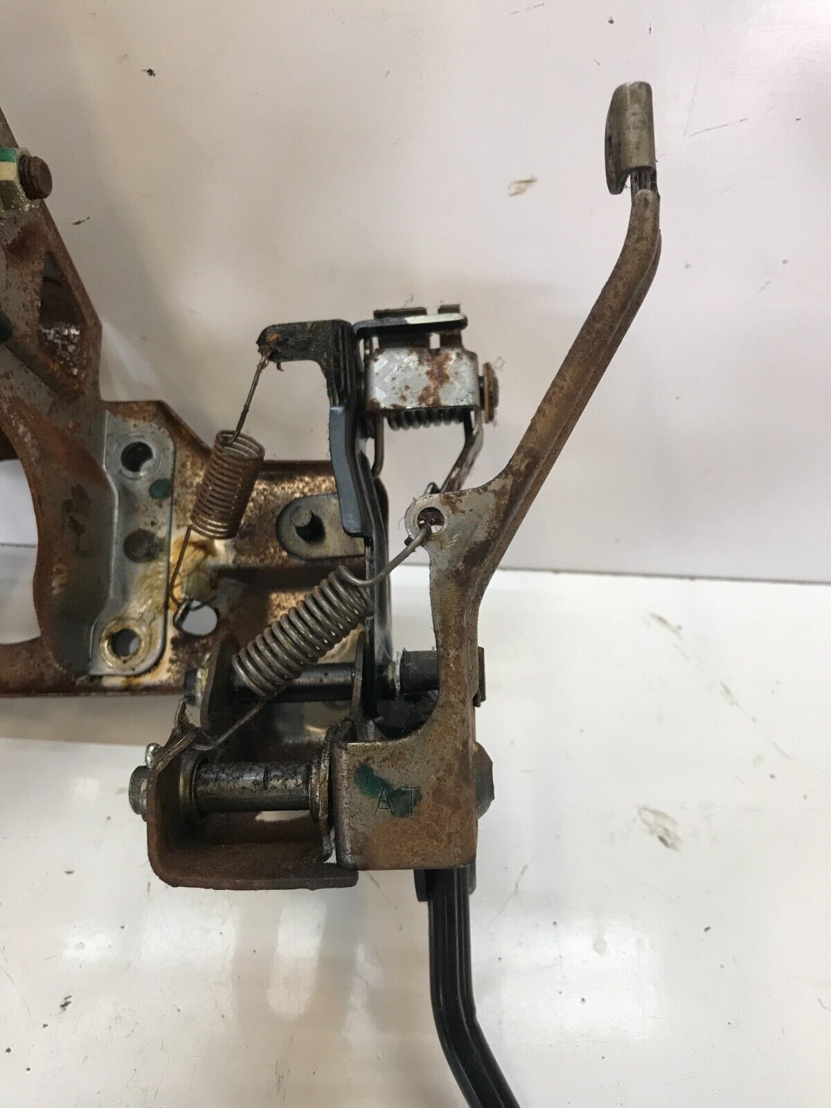 94-01 ACURA INTEGRA AUTOMATIC TRANSMISSION MODEL - GAS AND BRAKE PEDAL OEM