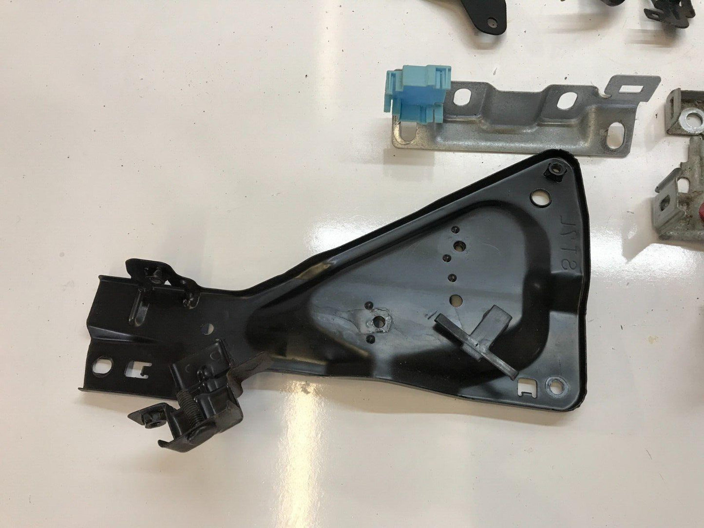 94-01 Acura Integra Sedan Engine Interior Bracket Lot OEM