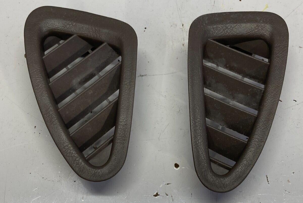 94 - 01 ACURA INTEGRA UPPER DASH VENTS LH RH SET PAIR TAN OEM