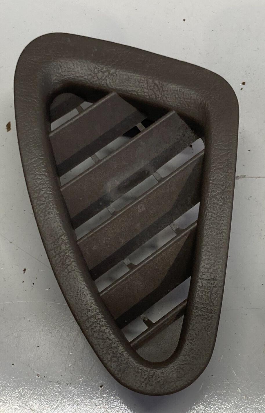 94 - 01 ACURA INTEGRA UPPER DASH VENTS LH RH SET PAIR TAN OEM