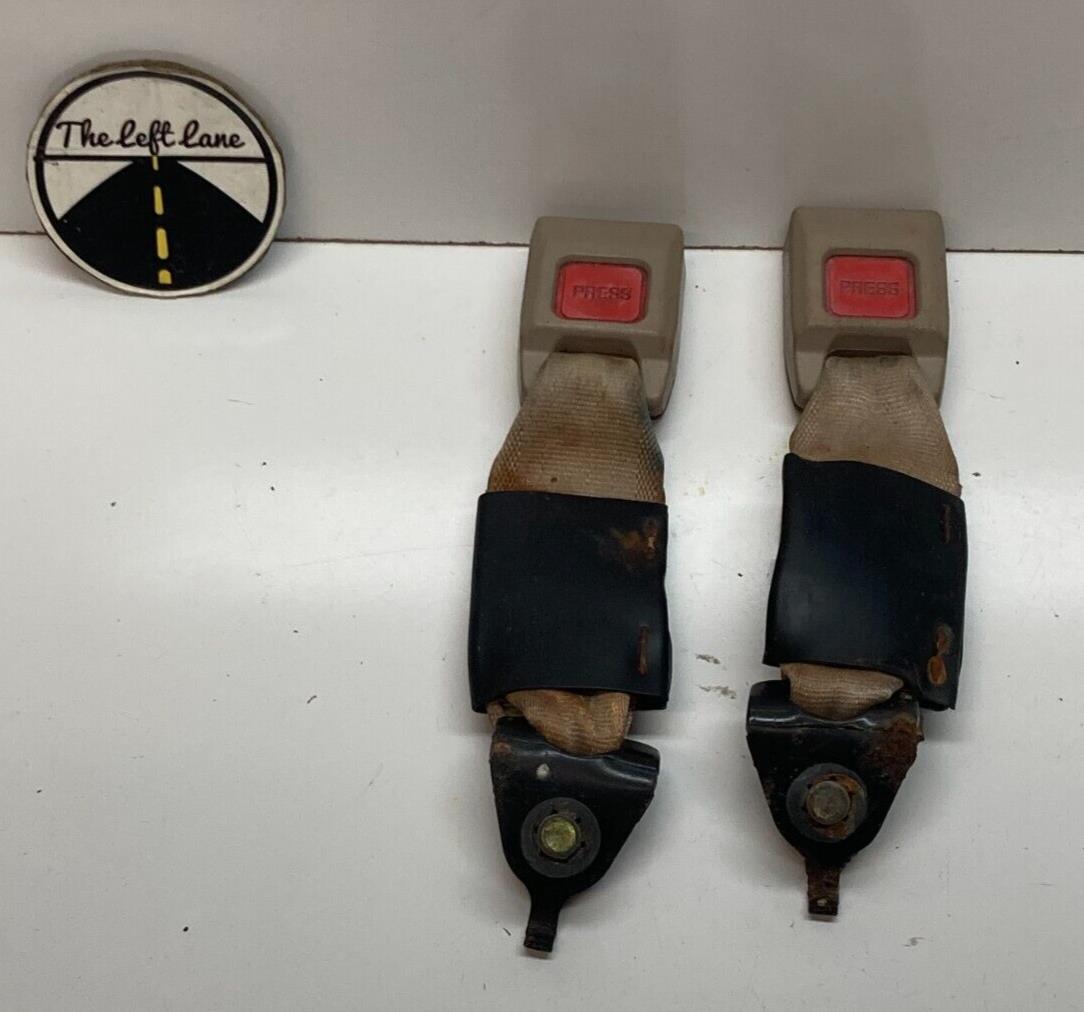94-01 Acura Integra Rear Seat Belt Buckle Reciever Pair Coupe 2 Door Tan