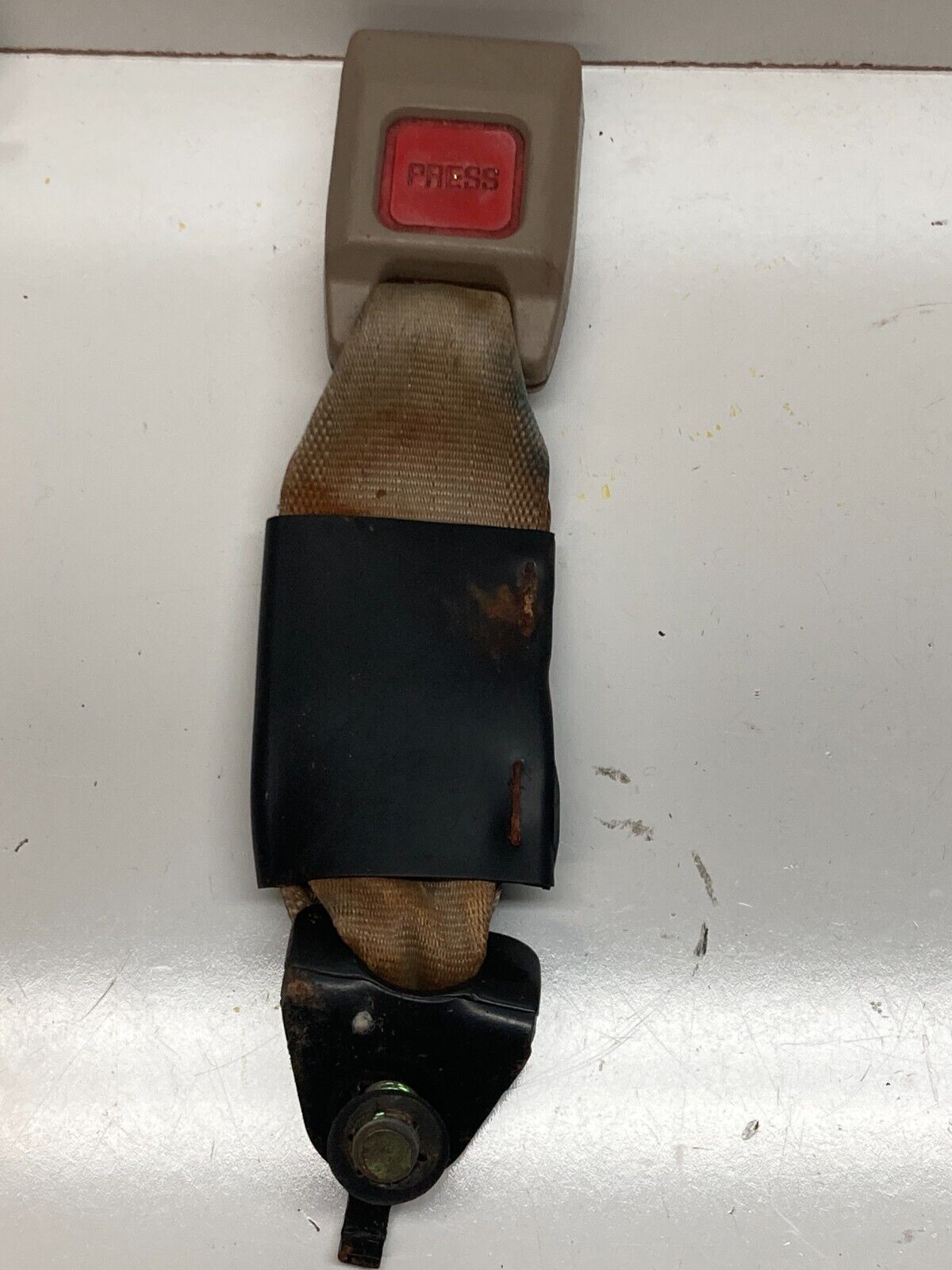 94-01 Acura Integra Rear Seat Belt Buckle Reciever Pair Coupe 2 Door Tan