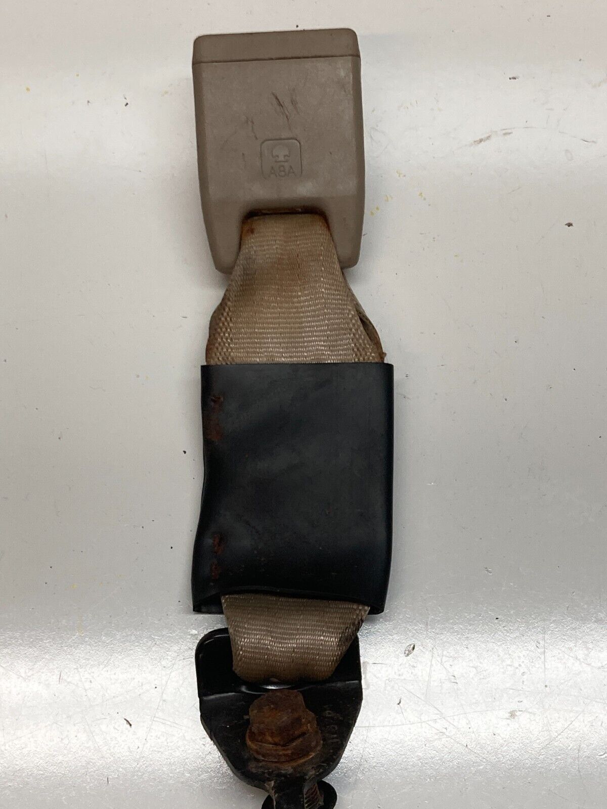 94-01 Acura Integra Rear Seat Belt Buckle Reciever Pair Coupe 2 Door Tan