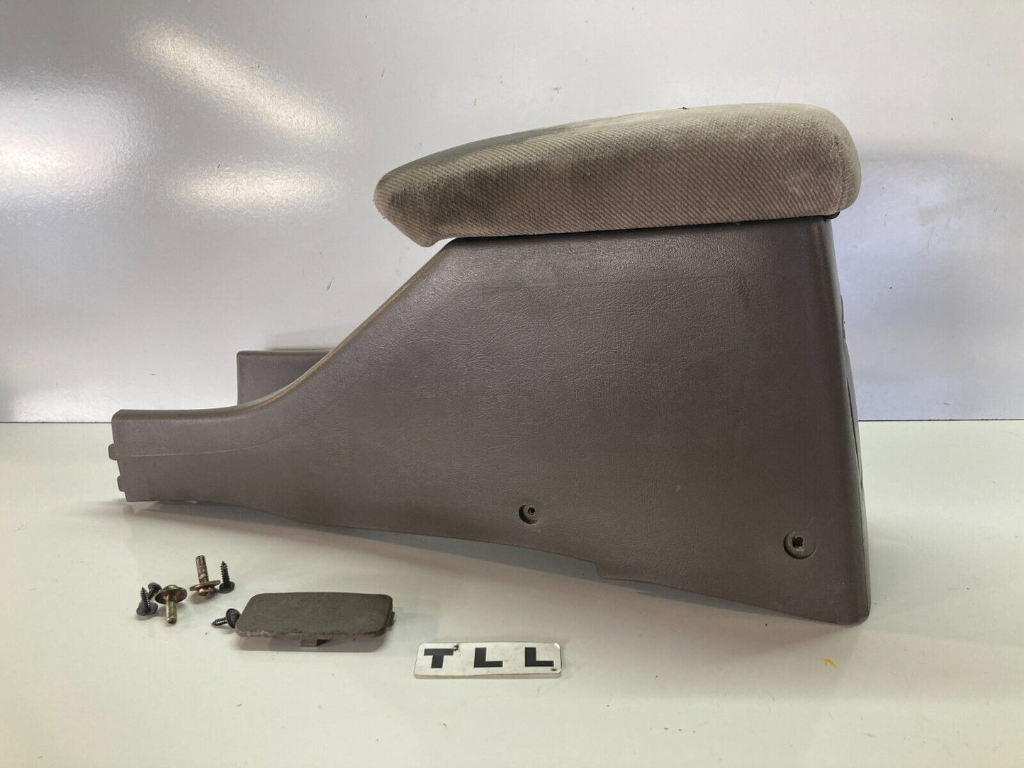 94-01 ACURA INTEGRA CENTER CONSOLE ARM REST TAN IN COLOR OEM FACTORY