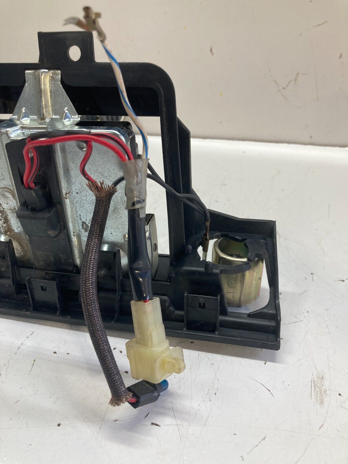 94-01 ACURA INTEGRA 12V POWER SOCKET LIGHTER OUTLET CHARGER ASHTRAY OEM