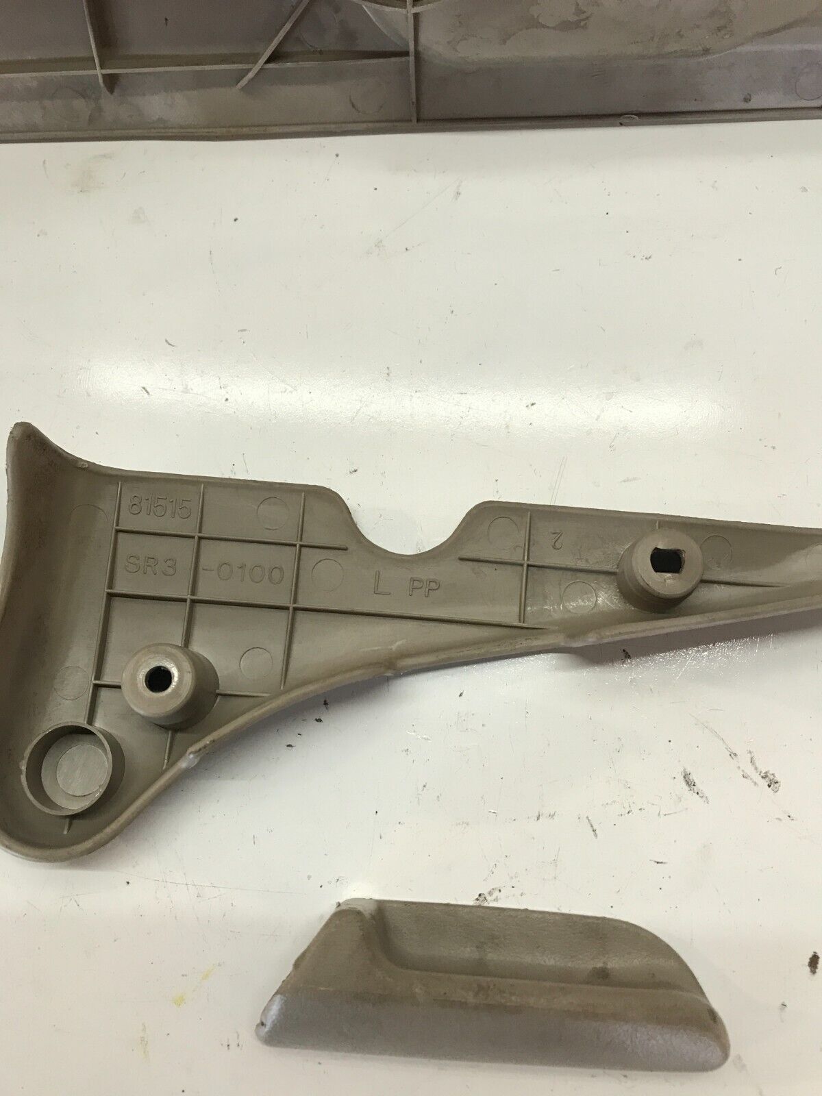 94-01 ACURA INTEGRA LH SIDE LOWER SEAT TRIM COVER PLASTIC DRIVER TAN OEM