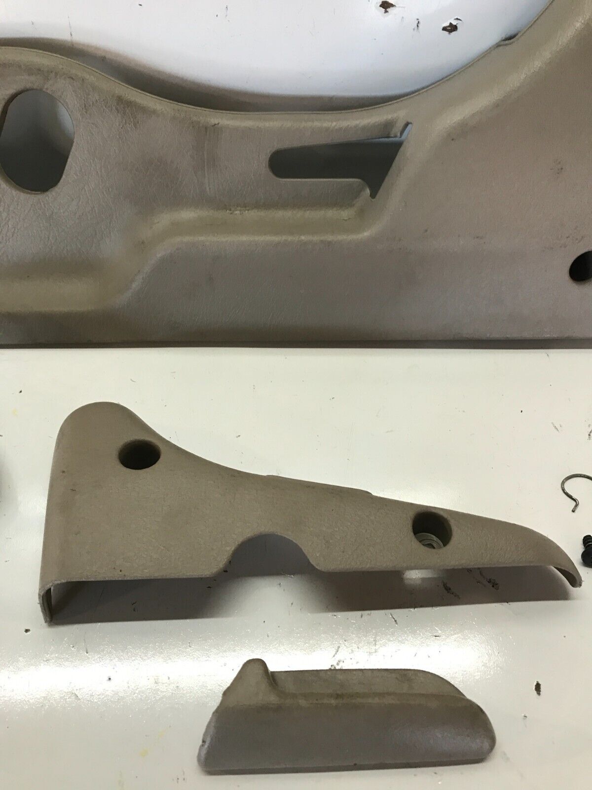 94-01 ACURA INTEGRA LH SIDE LOWER SEAT TRIM COVER PLASTIC DRIVER TAN OEM