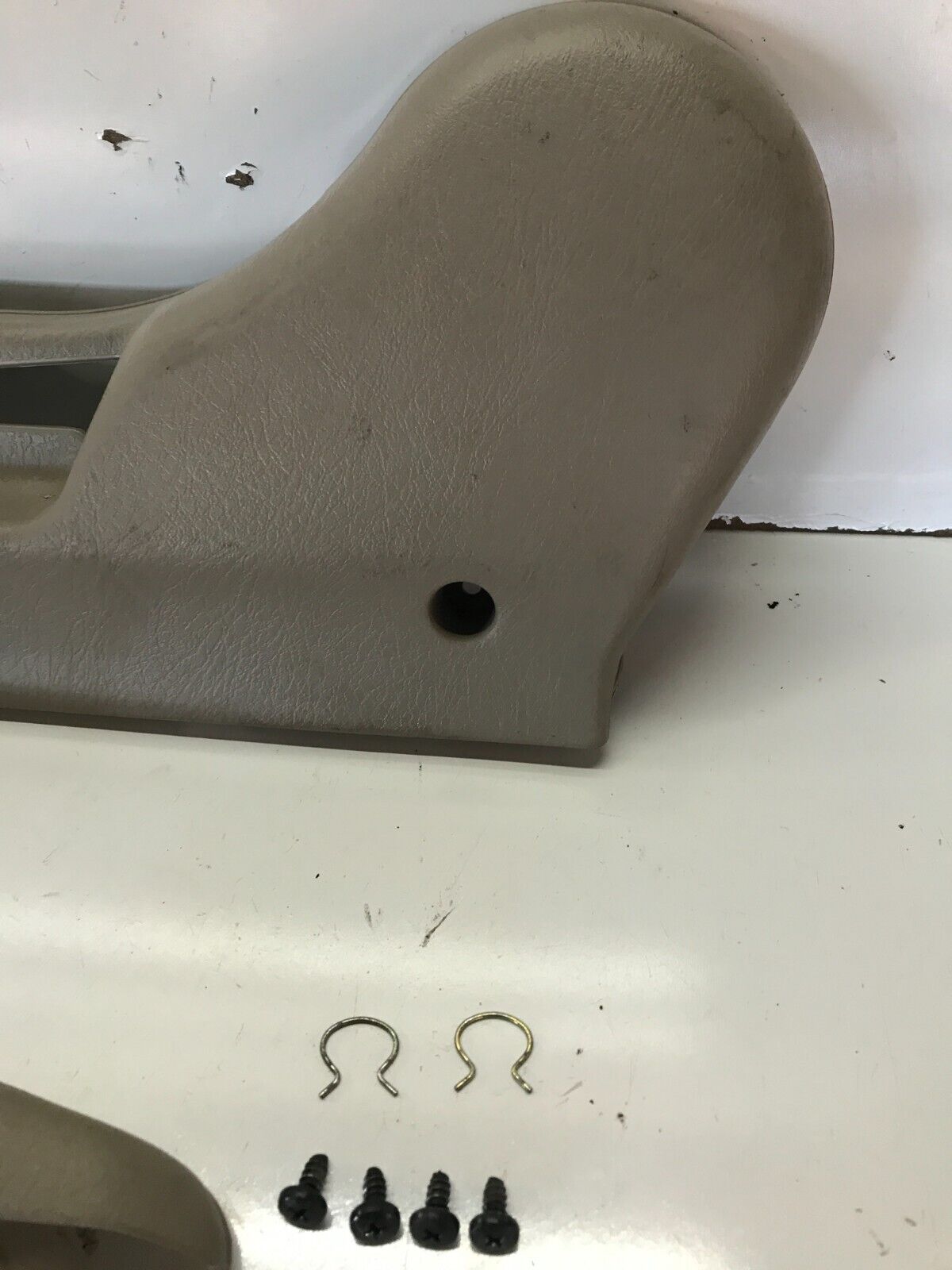 94-01 ACURA INTEGRA LH SIDE LOWER SEAT TRIM COVER PLASTIC DRIVER TAN OEM