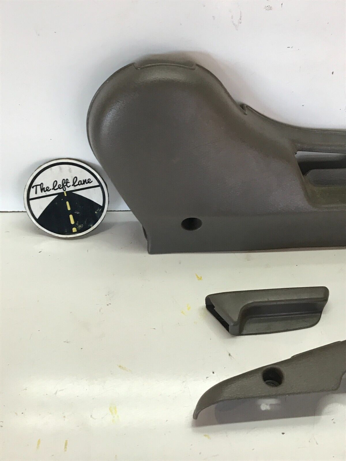94-01 ACURA INTEGRA RH SIDE LOWER SEAT TRIM COVER PLASTIC DRIVER TAN OEM