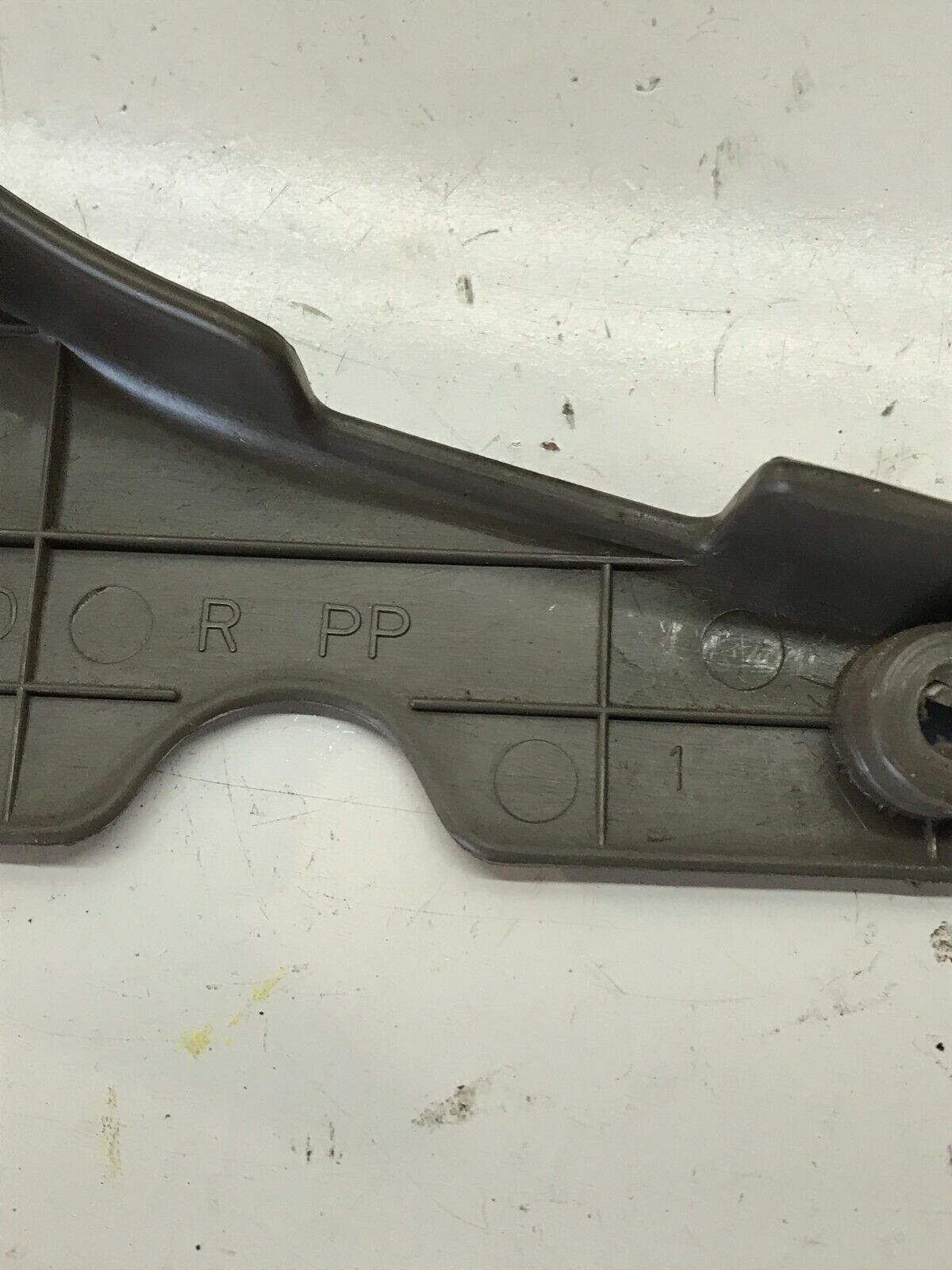 94-01 ACURA INTEGRA RH SIDE LOWER SEAT TRIM COVER PLASTIC DRIVER TAN OEM