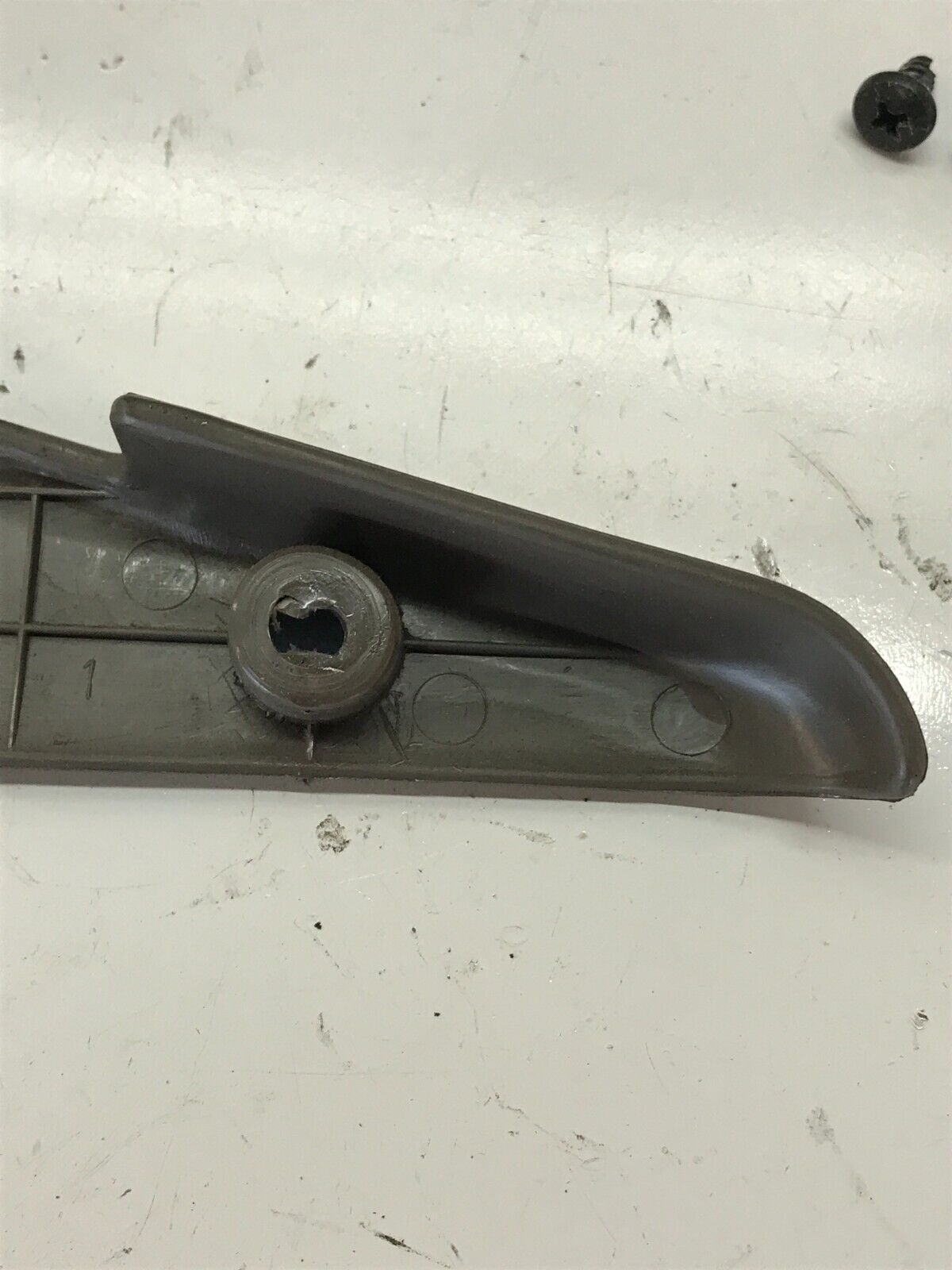 94-01 ACURA INTEGRA RH SIDE LOWER SEAT TRIM COVER PLASTIC DRIVER TAN OEM