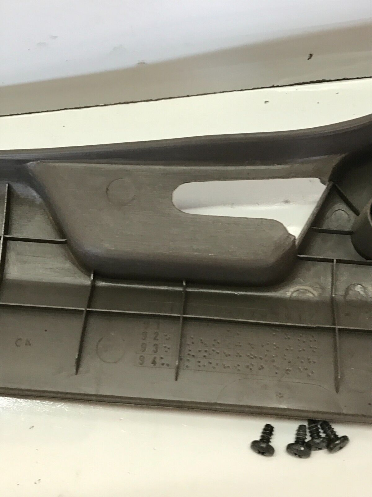 94-01 ACURA INTEGRA RH SIDE LOWER SEAT TRIM COVER PLASTIC DRIVER TAN OEM