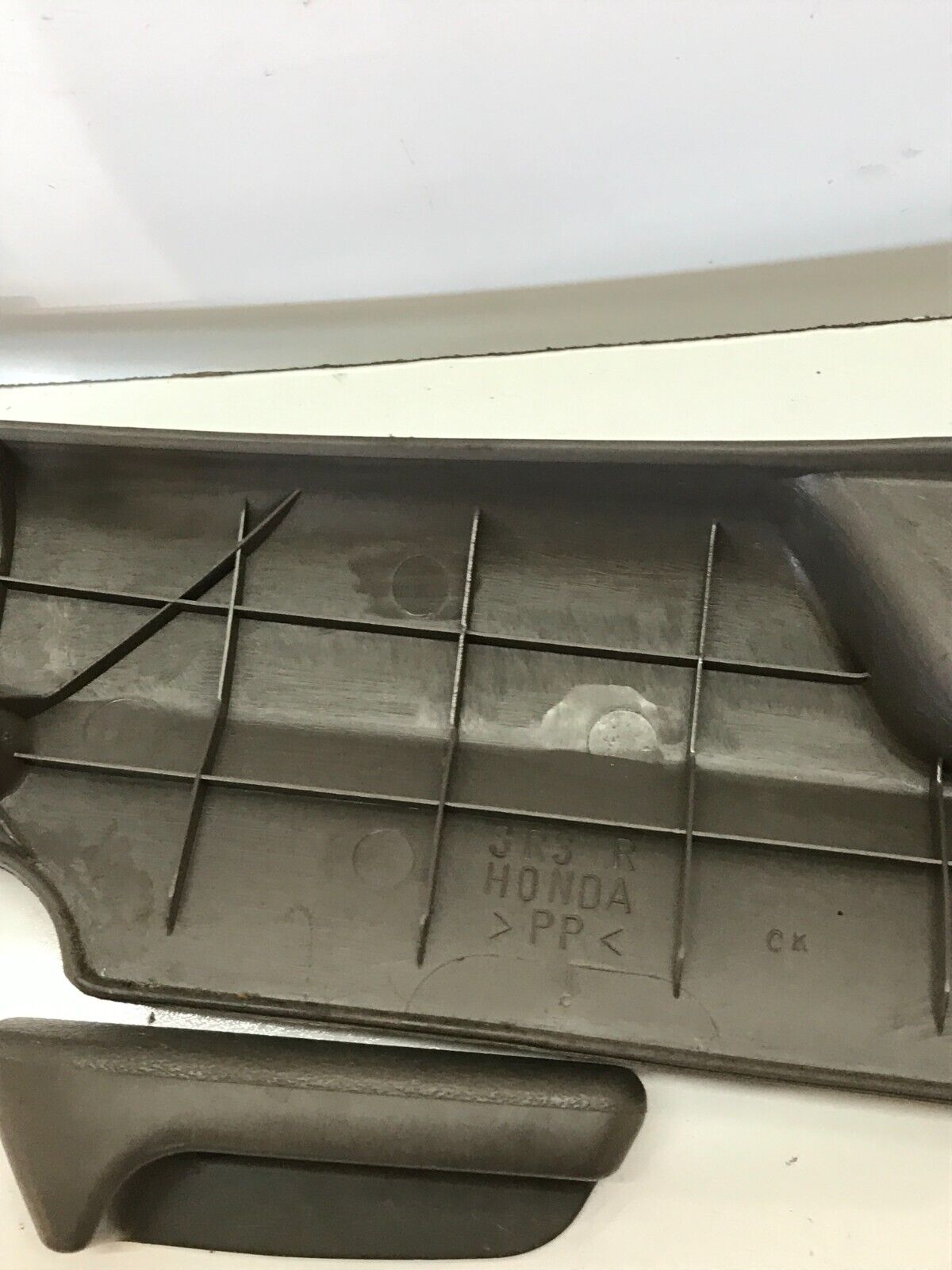 94-01 ACURA INTEGRA RH SIDE LOWER SEAT TRIM COVER PLASTIC DRIVER TAN OEM
