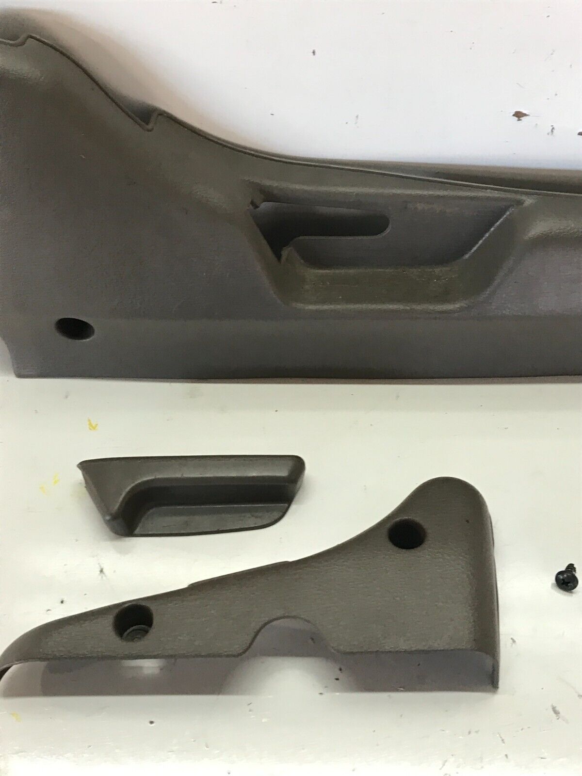 94-01 ACURA INTEGRA RH SIDE LOWER SEAT TRIM COVER PLASTIC DRIVER TAN OEM