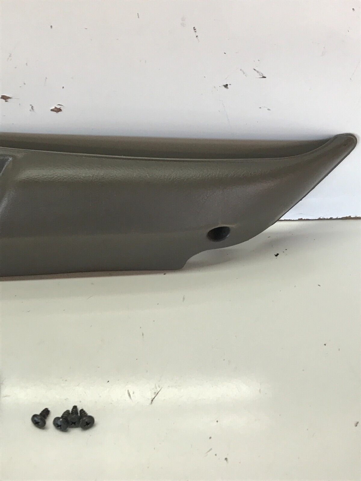 94-01 ACURA INTEGRA RH SIDE LOWER SEAT TRIM COVER PLASTIC DRIVER TAN OEM