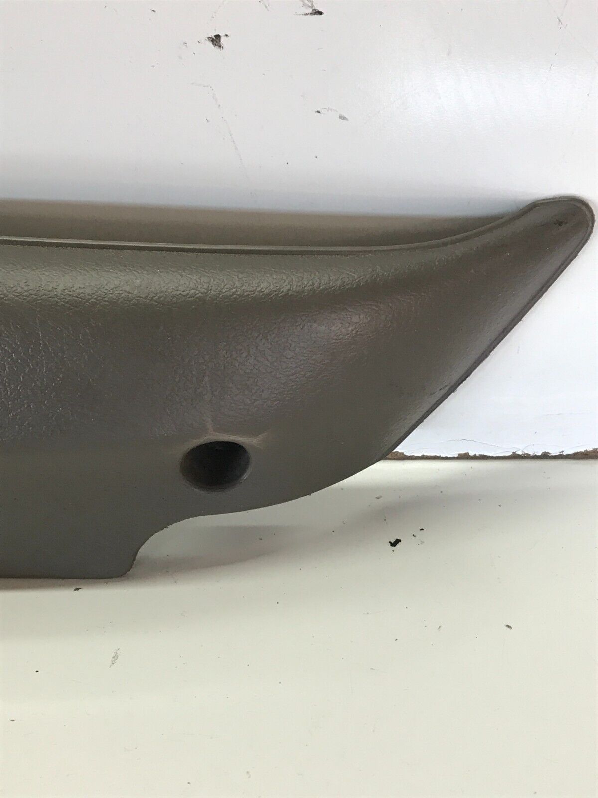 94-01 ACURA INTEGRA RH SIDE LOWER SEAT TRIM COVER PLASTIC DRIVER TAN OEM