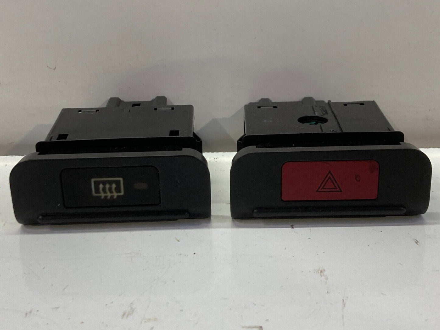94 - 01 ACURA INTEGRA - EMERGENCY HAZARD / WINDSHIELD DEFROST SWITCH COMBO SET