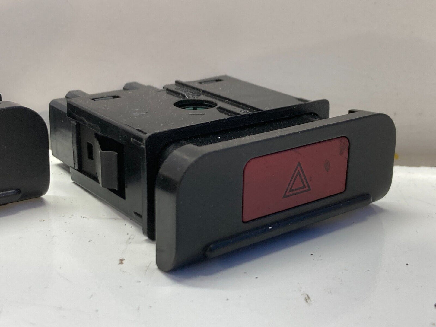 94 - 01 ACURA INTEGRA - EMERGENCY HAZARD / WINDSHIELD DEFROST SWITCH COMBO SET