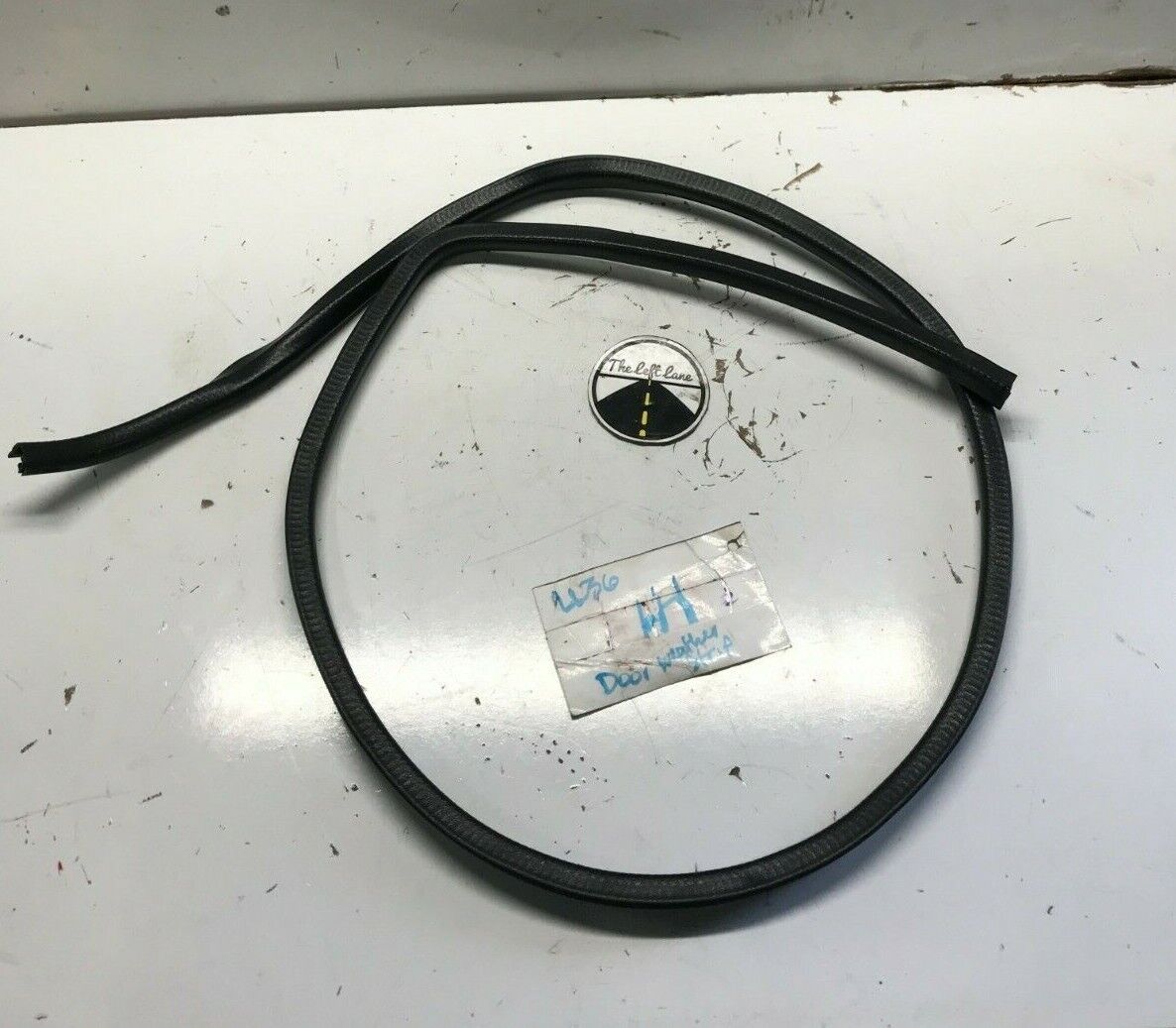 94 - 01 Acura Integra LH Door Weather Strip U Channel Rubber