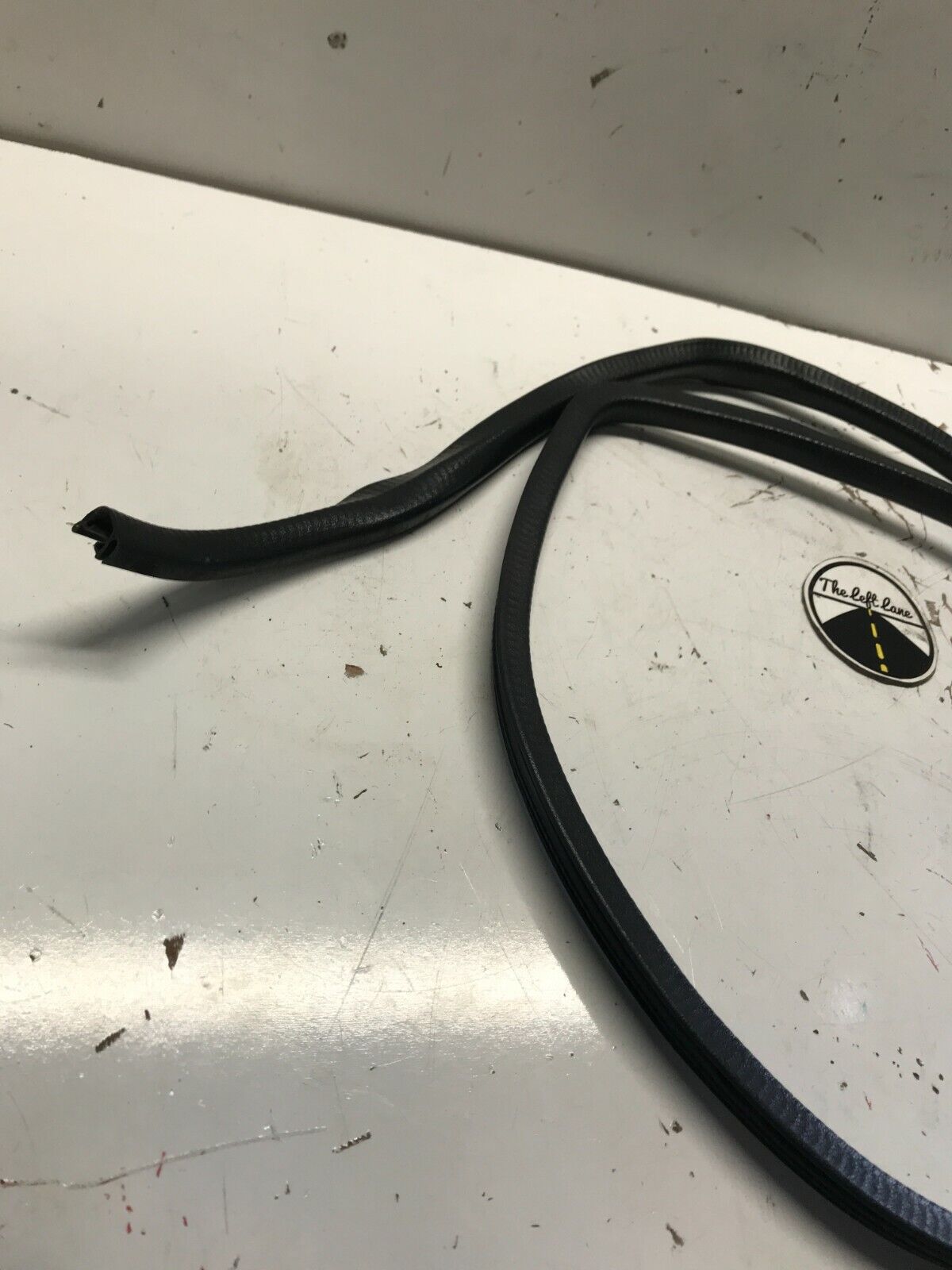 94 - 01 Acura Integra LH Door Weather Strip U Channel Rubber