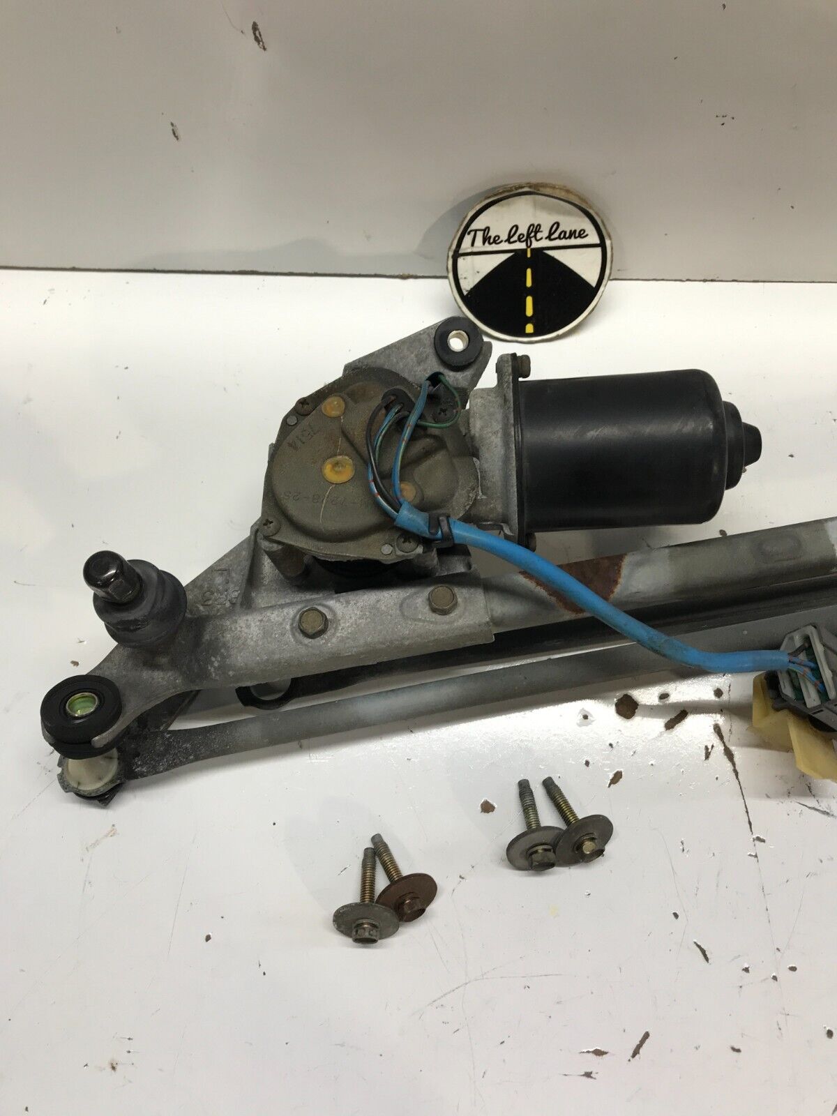 94 - 01 ACURA INTEGRA - FRONT WINDSHIELD WIPER MOTOR WITH LINKAGE