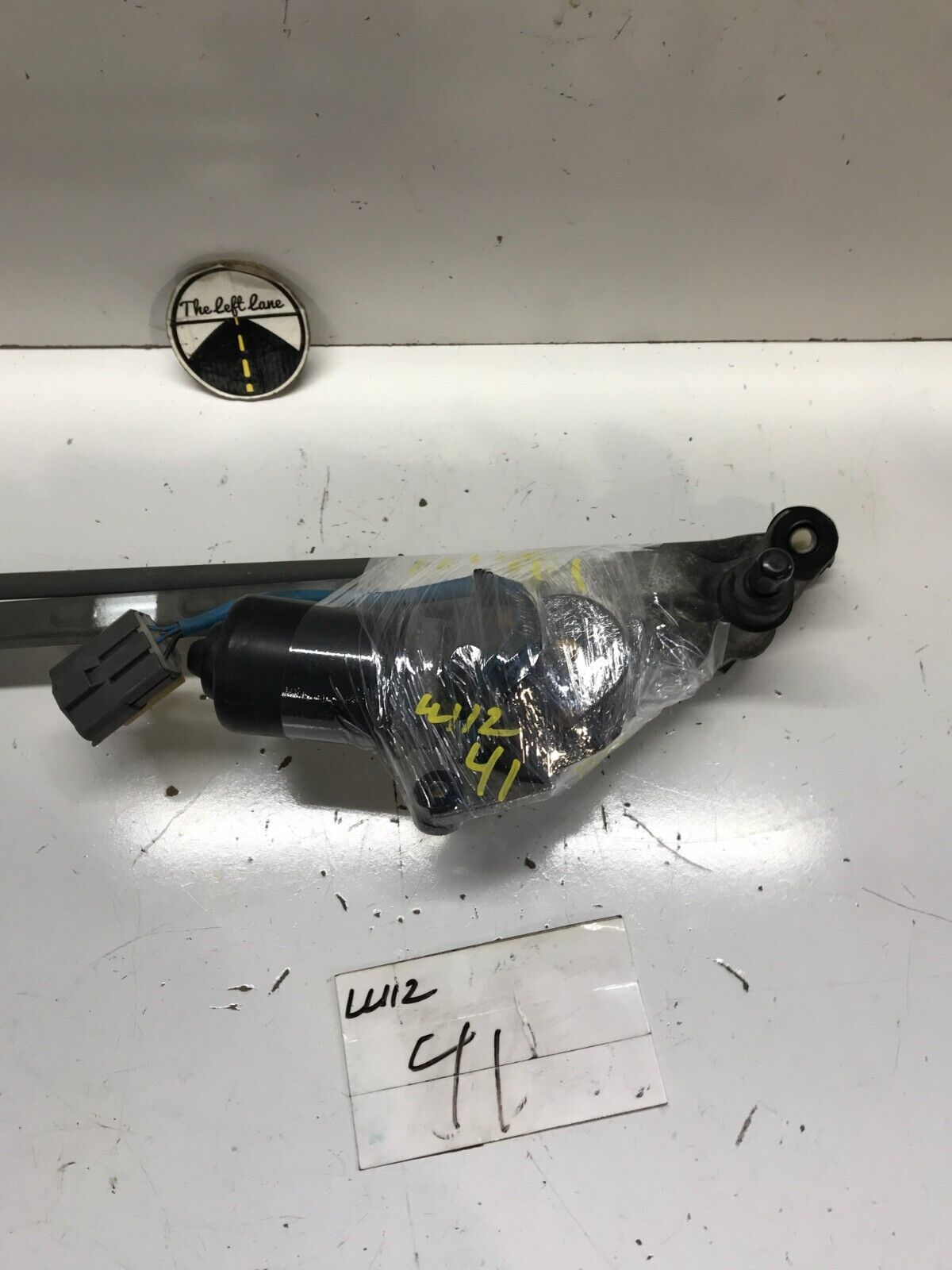 94 - 01 ACURA INTEGRA - FRONT WINDSHIELD WIPER MOTOR WITH LINKAGE