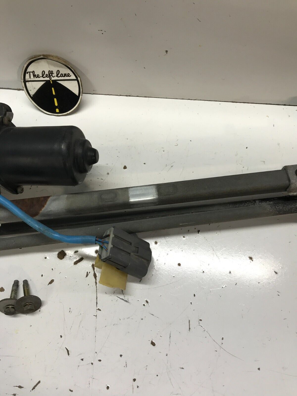 94 - 01 ACURA INTEGRA - FRONT WINDSHIELD WIPER MOTOR WITH LINKAGE