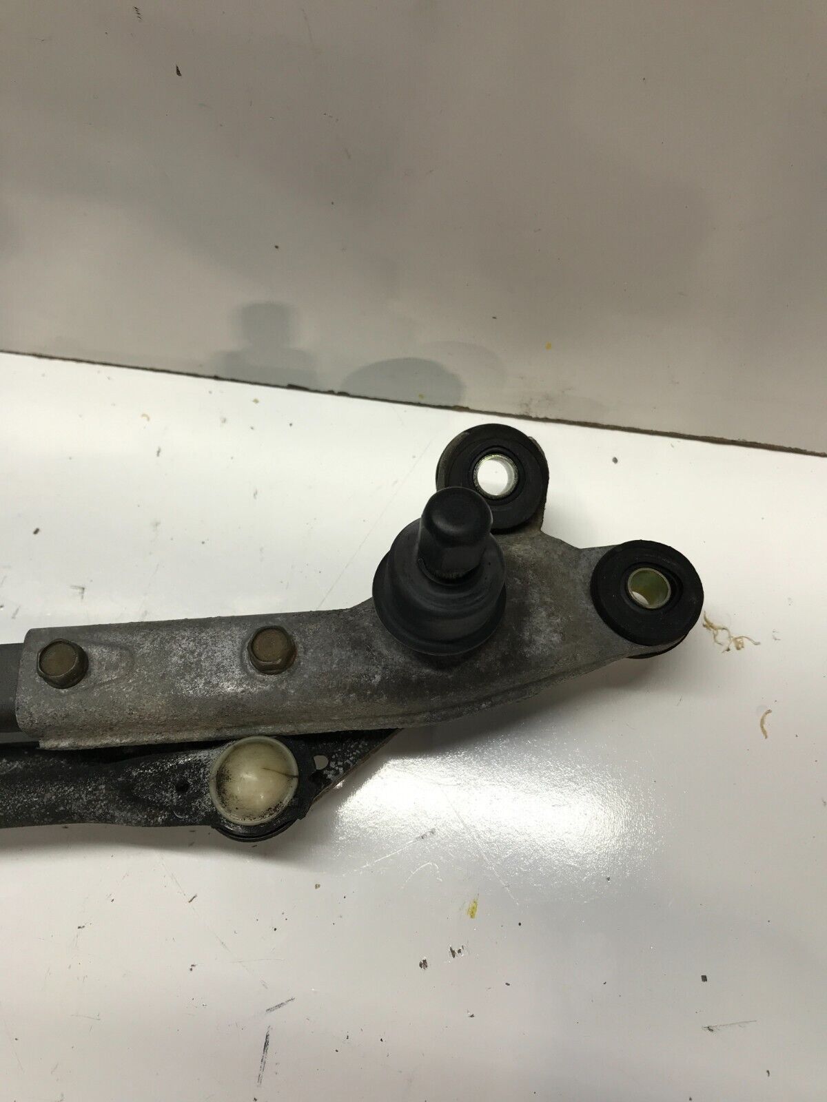 94 - 01 ACURA INTEGRA - FRONT WINDSHIELD WIPER MOTOR WITH LINKAGE