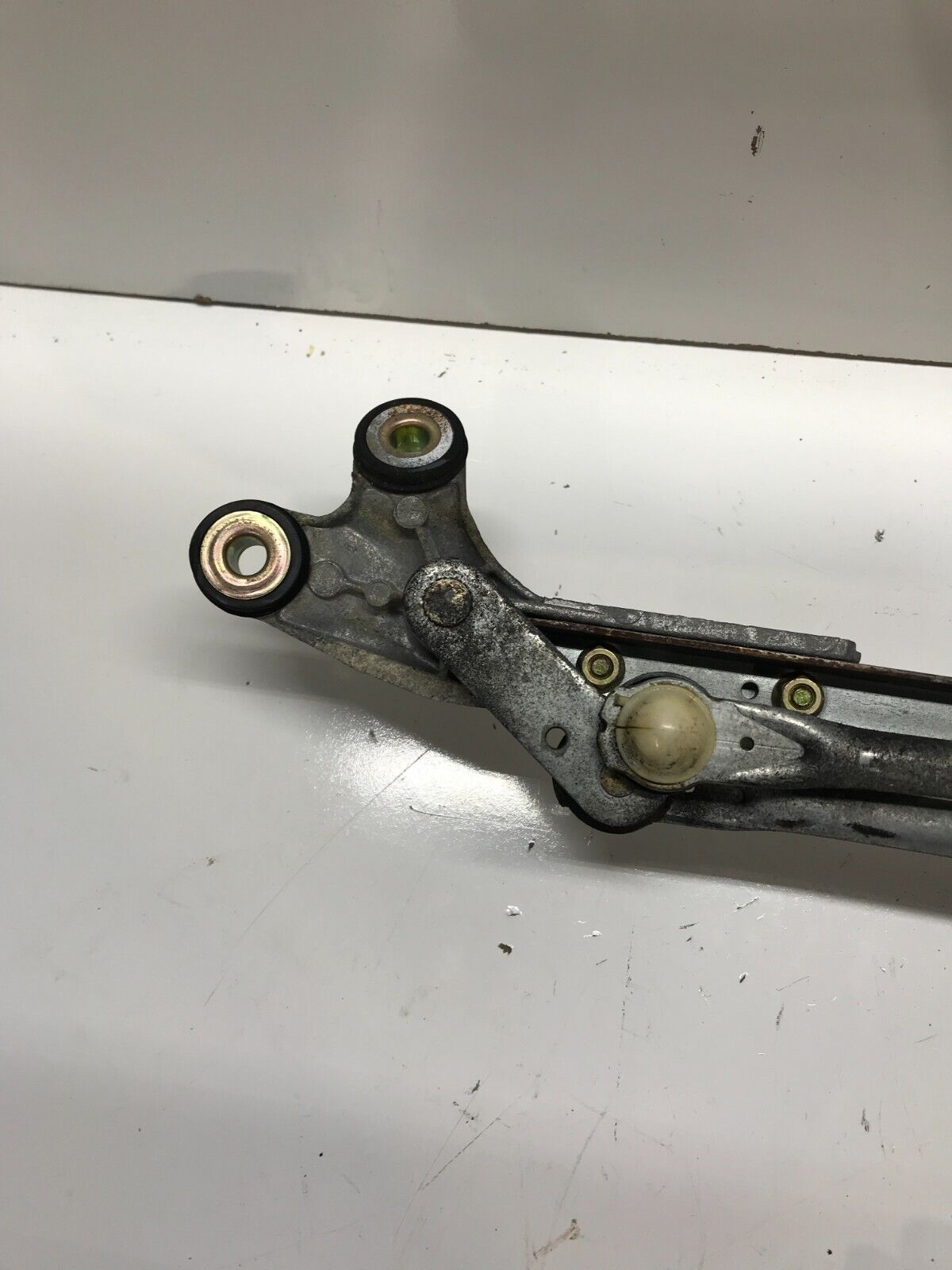 94 - 01 ACURA INTEGRA - FRONT WINDSHIELD WIPER MOTOR WITH LINKAGE