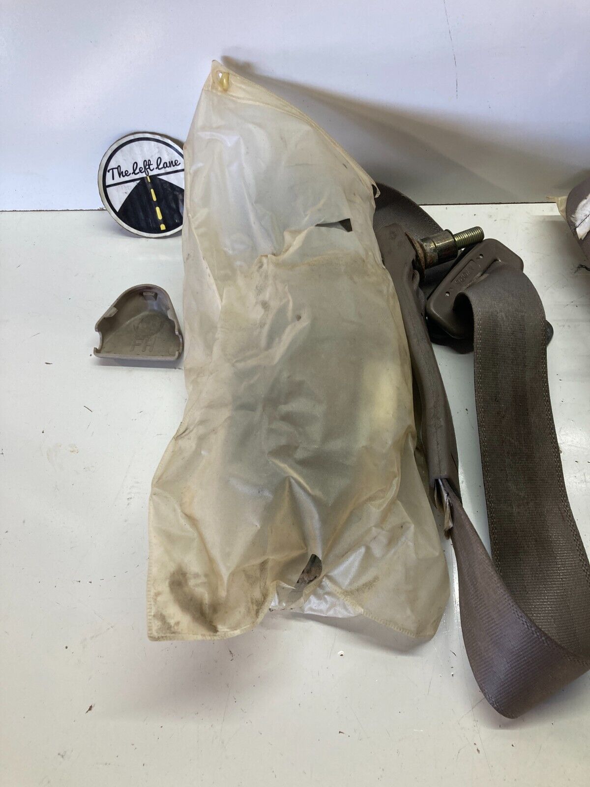 94 - 01 Acura Integra Coupe Rear LH RH Tan Seat Belt Set OEM