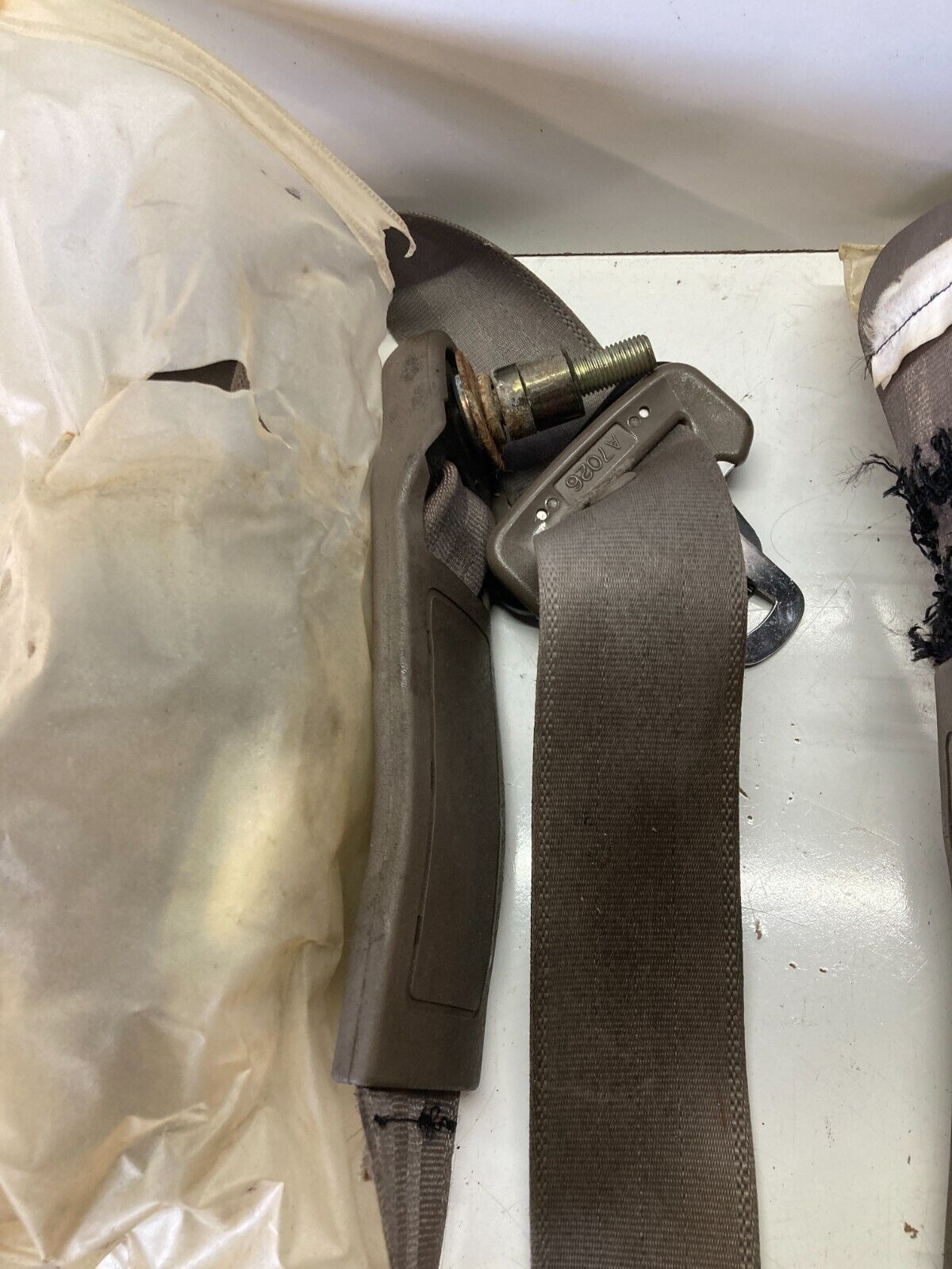 94 - 01 Acura Integra Coupe Rear LH RH Tan Seat Belt Set OEM