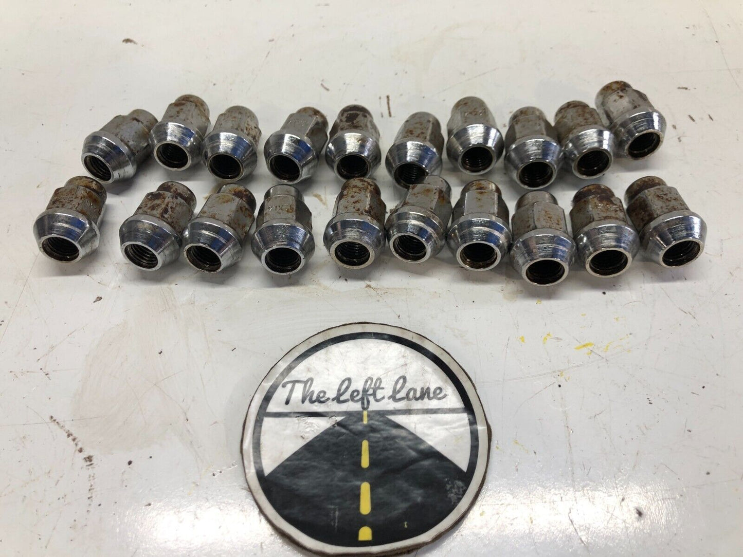 94-01 Acura Integra Complete Lug Nut Set OEM (20)