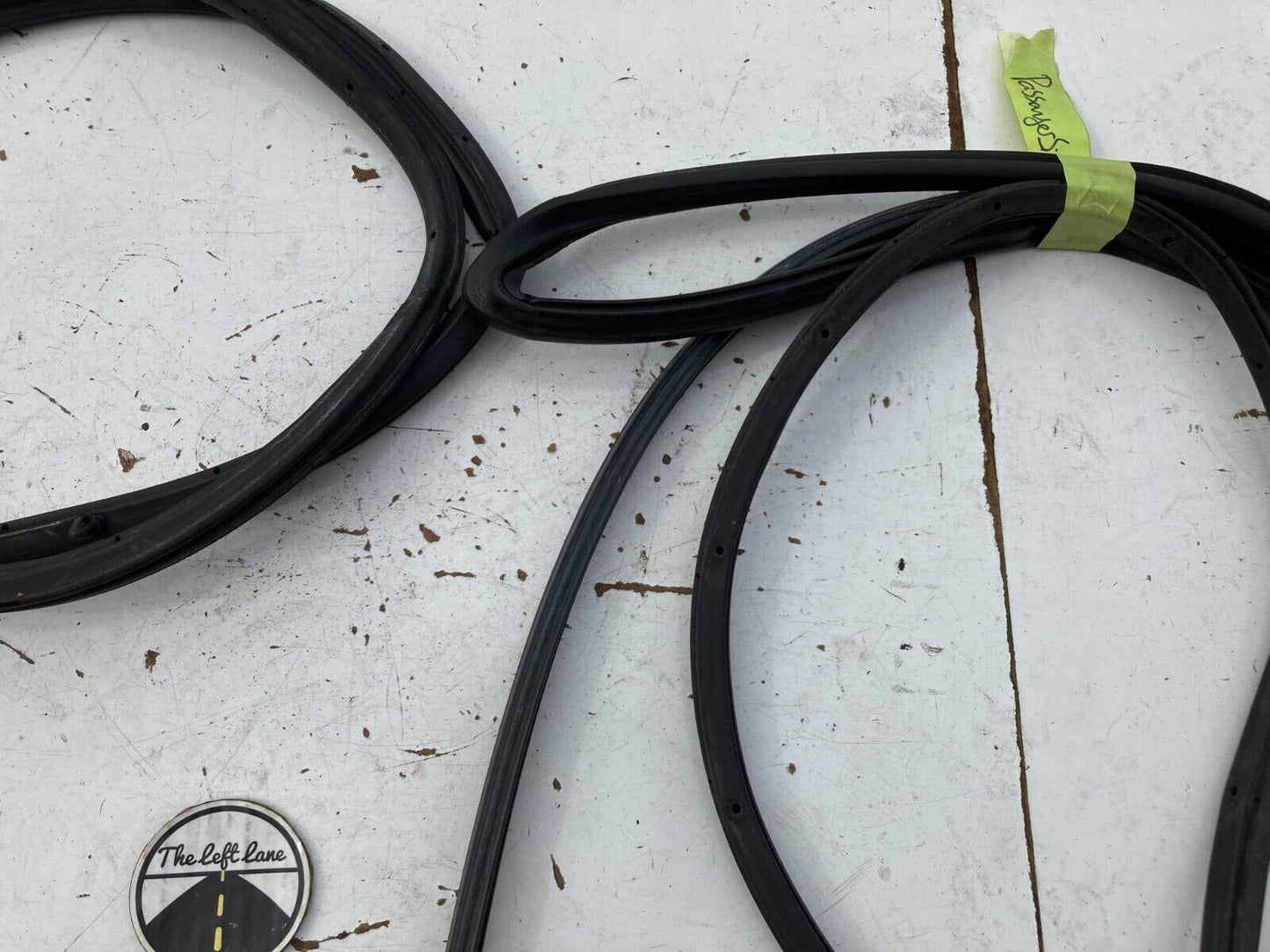 94 - 01 Acura Integra 2 Door weather seal lot lh rh front set