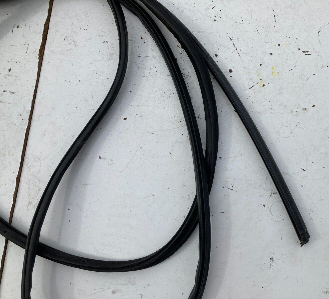 94 - 01 Acura Integra 2 Door weather seal lot lh rh front set