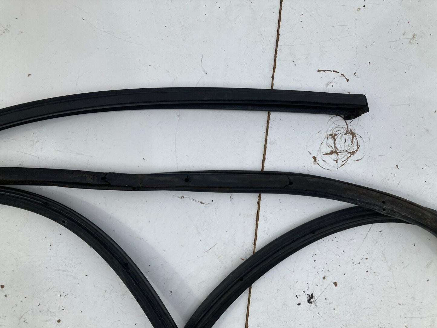 94 - 01 Acura Integra 2 Door weather seal lot lh rh front set