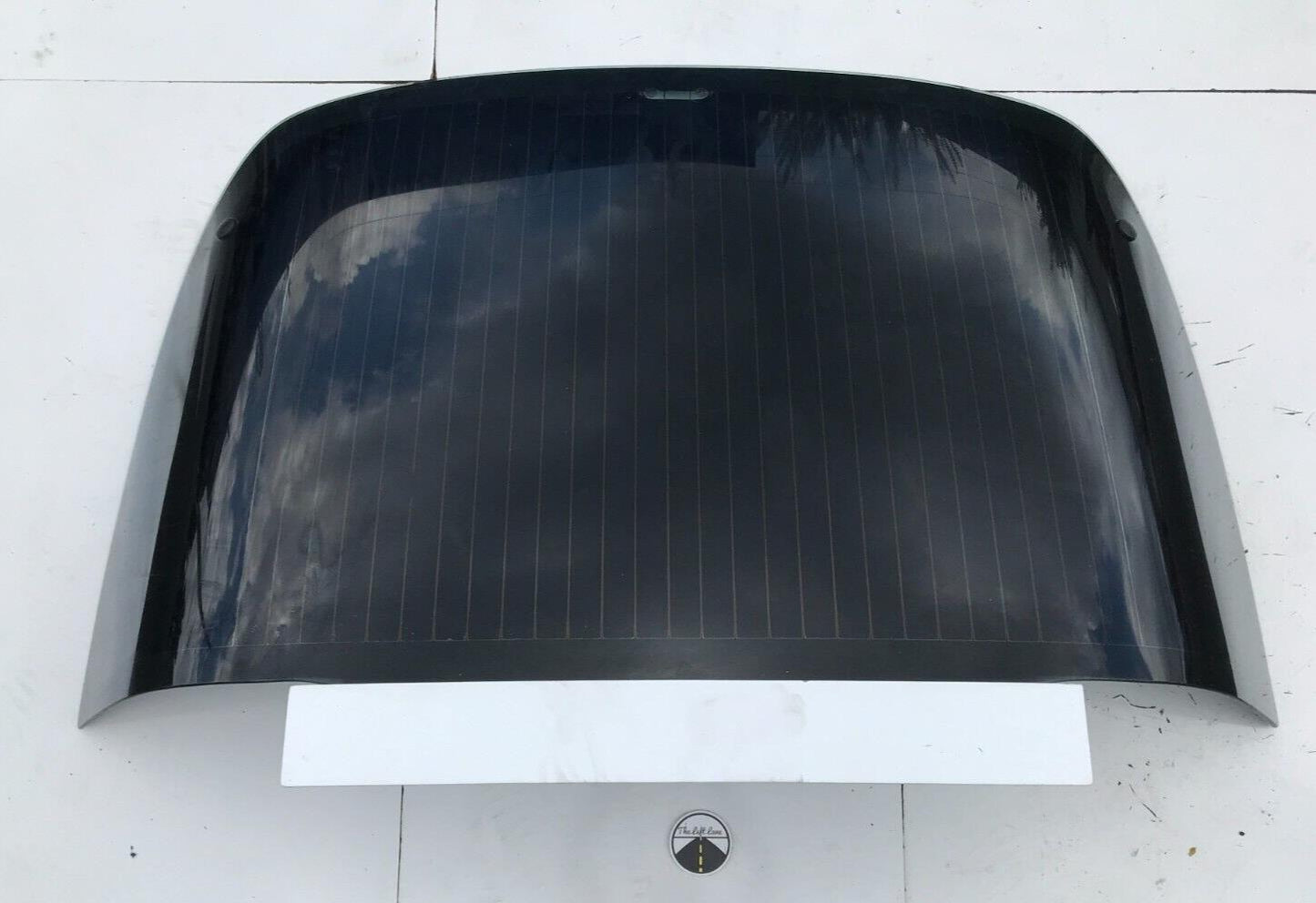 91-96 Corvette C4 Rear Lift Hatch Glass NO THIRD BRAKE LIGHT Artic White USED