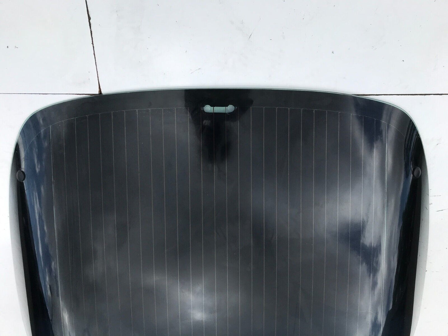 91-96 Corvette C4 Rear Lift Hatch Glass NO THIRD BRAKE LIGHT Artic White USED