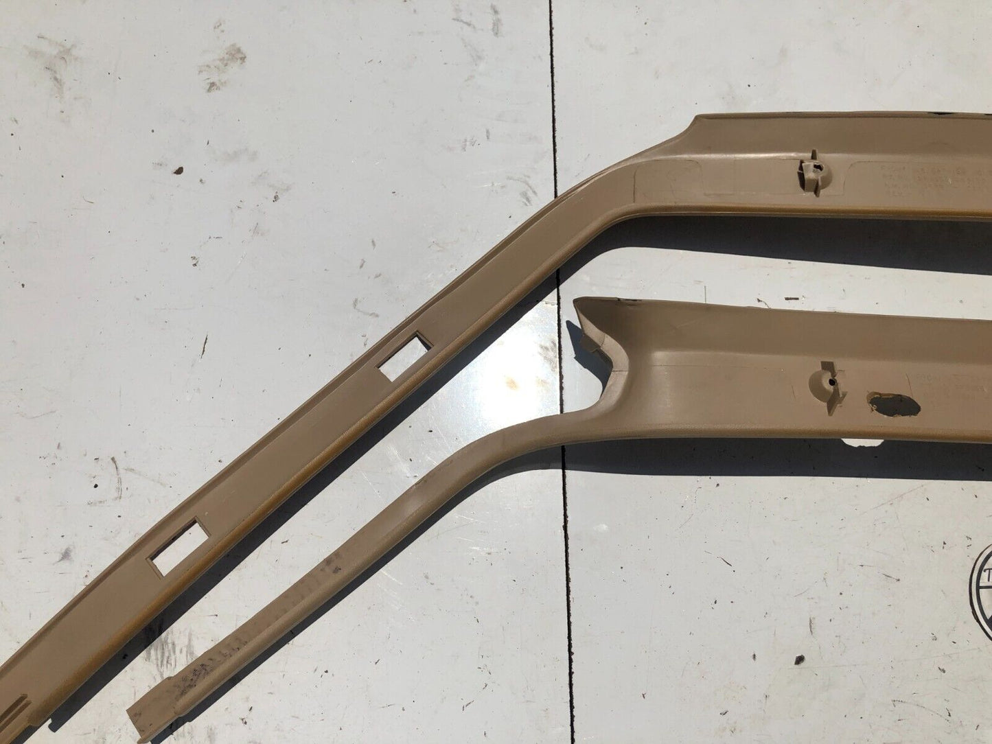 Jeep Cherokee XJ 84-96 4 Door A Pillar Windshield Trim Tan Pair (Y93)