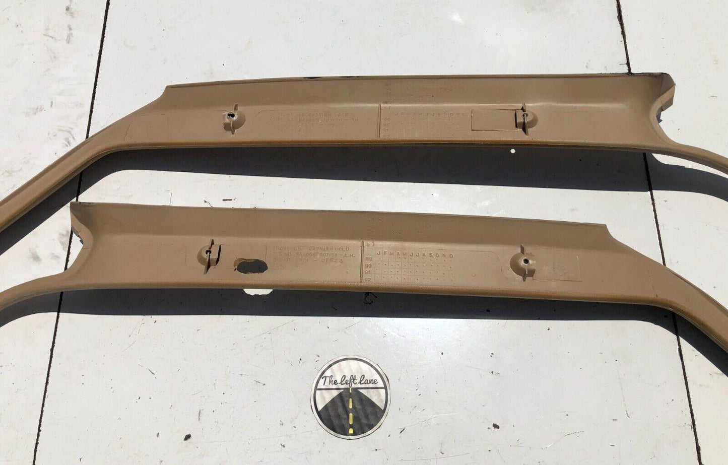 Jeep Cherokee XJ 84-96 4 Door A Pillar Windshield Trim Tan Pair (Y93)